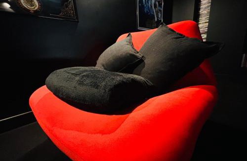 Saint-Lambert-du-Lattay Villa | La Suite Spa & Cinéma