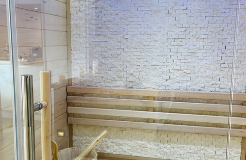 Saint-Laurent-dAndenay House | La Suite spa du Moulin