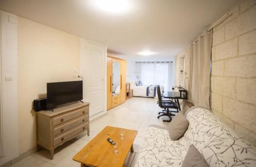 Villefranche-de-Rouergue Apartment | La suite d'Amanda-wifi-jardin NO KITCHEN