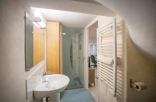 Villefranche-de-Rouergue Apartment | La suite d'Amanda-wifi-jardin NO KITCHEN