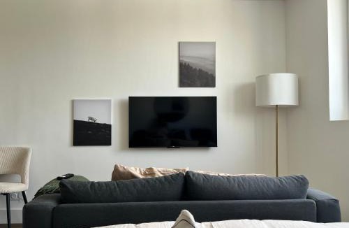 Arras Apartment | La suite - King bed - Spacieux - Calme