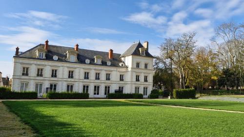 Boissettes Apartment | La suite Nature jacuzzi au cœur du château de Boissettes