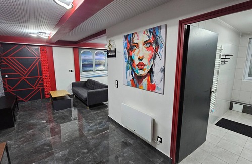 Drancy Apartment | La Suite Rouge Near Paris & Stade De France