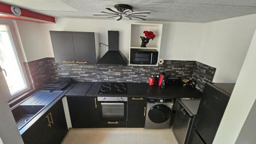 Drancy Apartment | La Suite Rouge Proche Paris & Stade De France