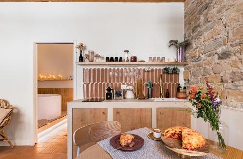 Old Lyon Apartment | La Suite Saint Georges