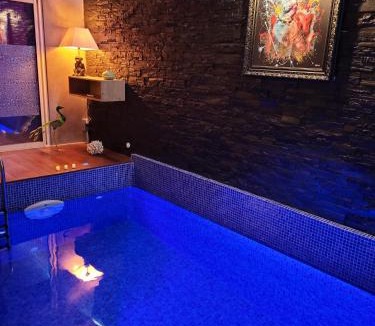 Rodez Bed & Breakfast | La Suite Secrète