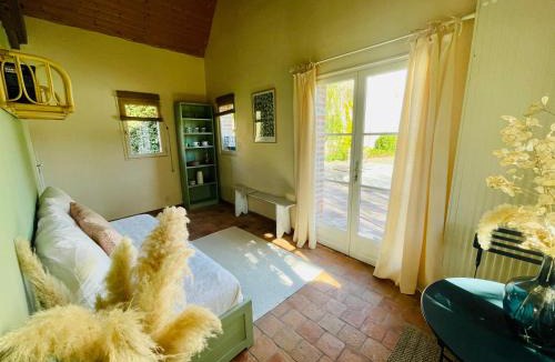 La Ferte-Saint-Aubin House | La Suite St Michel - Chambre privée avec salon