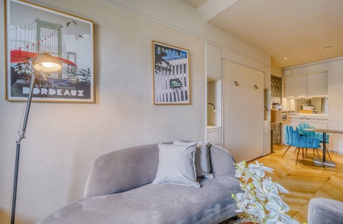 Hotel de Ville - Quinconces Apartment | La Suite - Studio Apartment, Sleeps 2