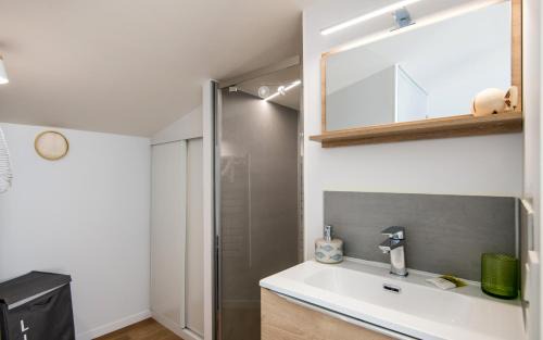 Millau Apartment | LA SUITE terrasse, wifi,parking,clim