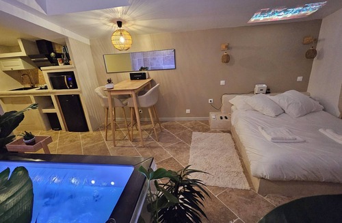 Montge-en-Goele Apartment | LA SUITE TILLEUIL
