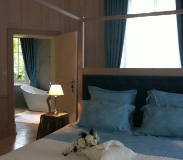 Mareuil-Sur-Lay-Dissais Bed & Breakfast | La Suite Venise au Château de Saint-André