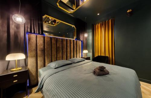 La Celle-sous-Gouzon Apartment | La Suite Versailles freeParking table massage Clim