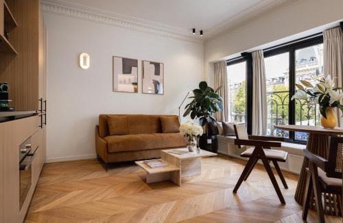 Quartier de la Folie-Mericourt Apartment | La Suite - Voltaire I - 1 bedroom with AC