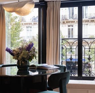 Quartier de la Folie-Mericourt Apartment | La Suite - Voltaire II - 2 bedrooms with AC