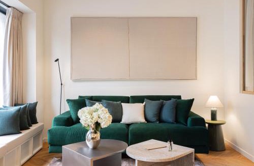 Quartier de la Folie-Mericourt Apartment | La Suite - Voltaire II - 2 bedrooms with AC