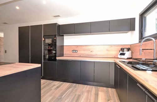 Piolenc House | La Superbe by Interhome