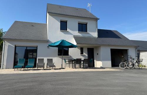 Montmartin-sur-Mer House | La Suretière