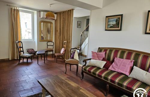 Castres House | La surprise des jumelles