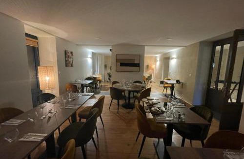 Saint-Bonnet-le-Troncy Hotel | La table du Musée