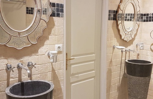 Lussas-et-Nontronneau Bed & Breakfast | La Table de Pierre