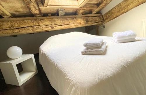 Centre Ville Apartment | La table ronde