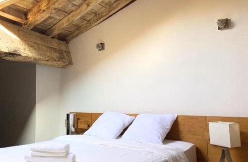 Centre Ville Apartment | La table ronde