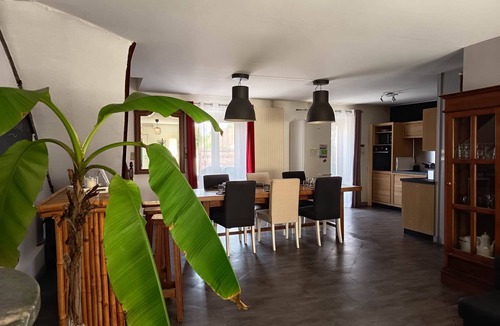 Messas Apartment | La Talonnière, Maison de Village Avec Terrasse