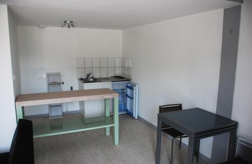 Arbouans Apartment | La Tanière 13