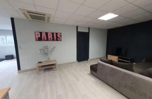 Nailloux Apartment | la tanière argentée