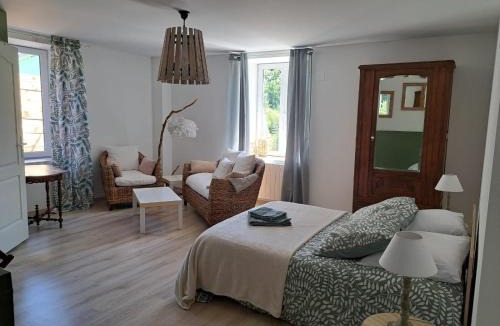 Forges-les-Bains Apartment | La Tanière