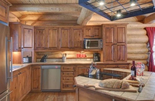 Saint-Faustin-Lac-Carre Cabin | La Tanière Mt Blanc | Hot Tub | Sleeps 8