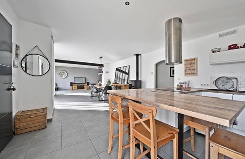 Tavel Villa | La Tavelloise - Modern Villa with Pool