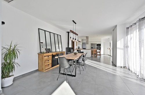 Tavel Villa | La Tavelloise - Modern Villa with Pool