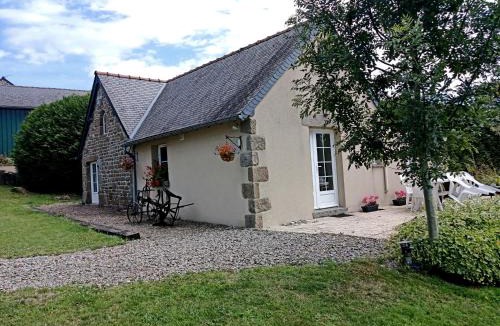 Saint-Michel-de-Montjoie Apartment | La Tentonniere