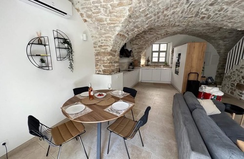 Faubourg House | La Terra Nostra