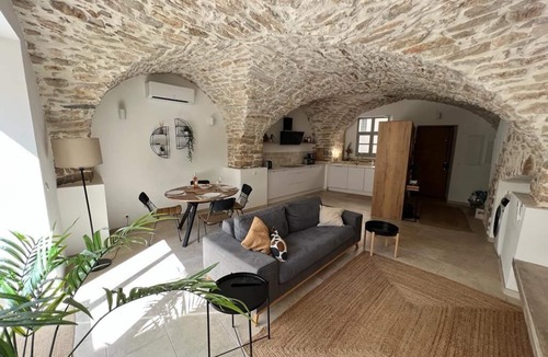 Faubourg House | La Terra Nostra