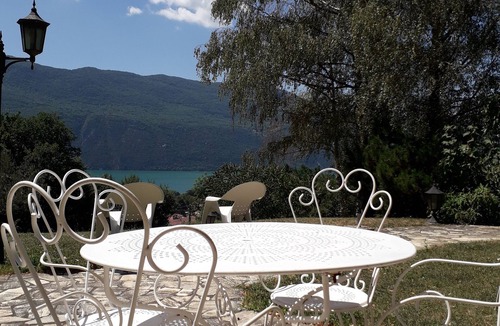 Brison-Saint-Innocent Apartment | La Terrasse du Lac