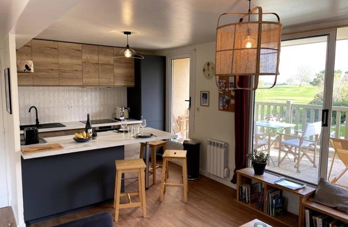 Huppain Apartment | La terrasse du golf