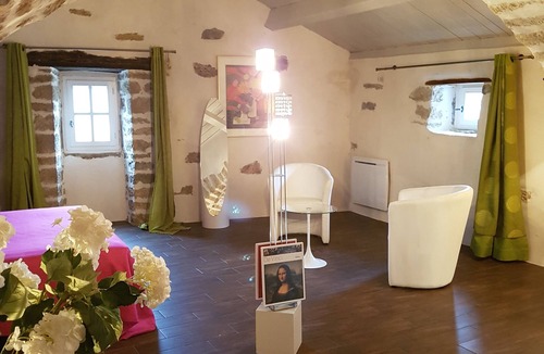 Compregnac Bed & Breakfast | LA TERRASSE DE PEYRE "chambre la grange" (barn room)
