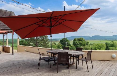 Lantenay Villa | La terrasse du Colombier