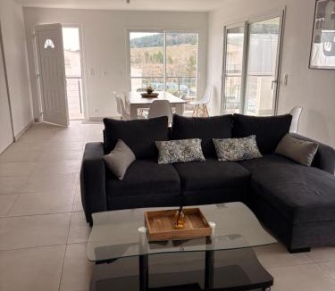 Charleval Apartment | La terrasse