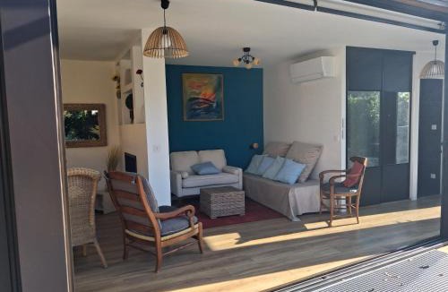 Lumbin House | la terrasse sur l'eau