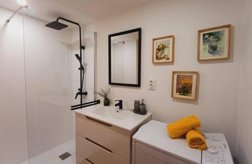 Escarrilla Apartment | La Terraza de Escarrilla, con piscina