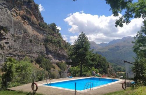 Escarrilla Apartment | La Terraza de Escarrilla, con piscina