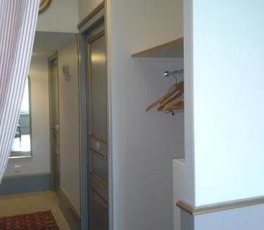 Saint-Trivier-de-Courtes House | La Thebaide