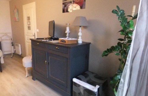 Chalus House | La THIBAUDIERE Glycine