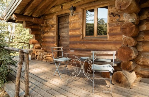 Collonges-sous-Saleve Ski Chalet | La Thuile log cabin