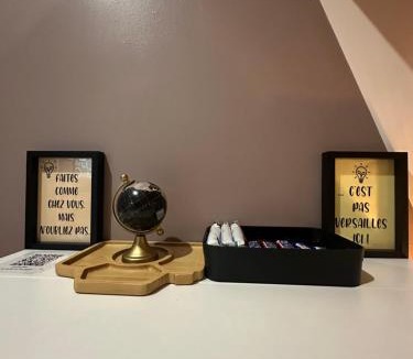 Angouleme House | La Tiny : Adorable petit studio/parking gratuit.