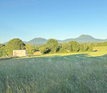 Saint-Pierre-le-Chastel Cabin | La Tiny de Papa un logement Eco-responsable