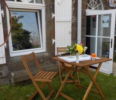 Lanvallay Bed & Breakfast | La Tocade Del Arte - Dinan